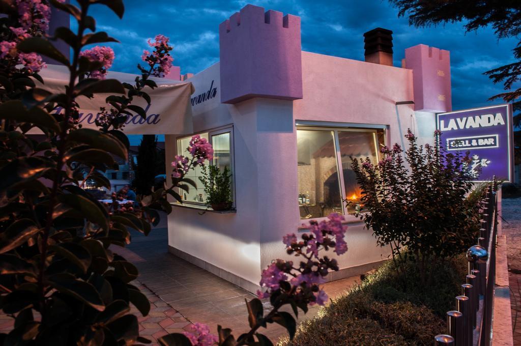 Vila In Lavanda Fazana Exterior photo