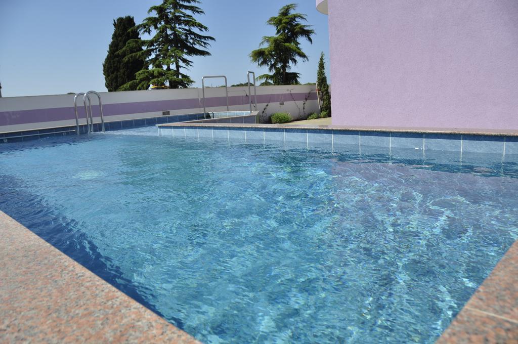 Vila In Lavanda Fazana Exterior photo